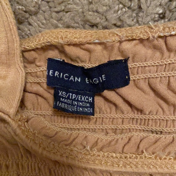 Tan flowing semi-crop top - Picture 3 of 3